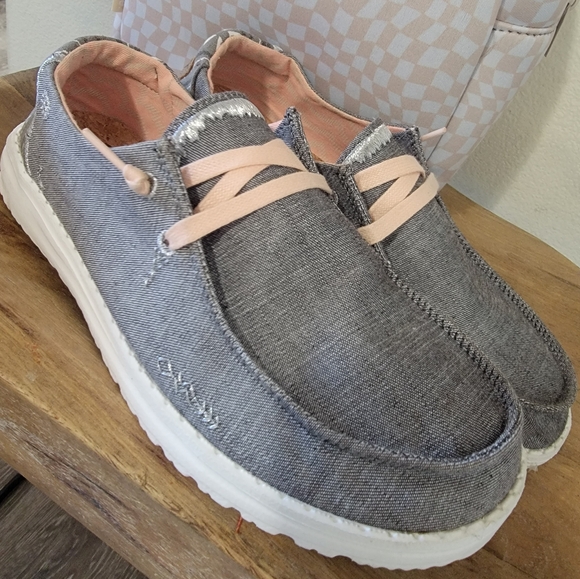 Womans Hey dudes - Picture 1 of 3